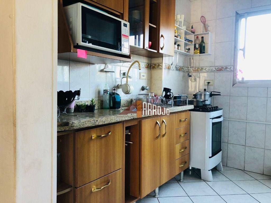 Apartamento à venda com 2 quartos, 63m² - Foto 4