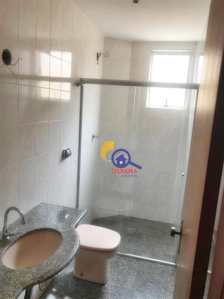 Apartamento para alugar com 3 quartos, 120m² - Foto 11