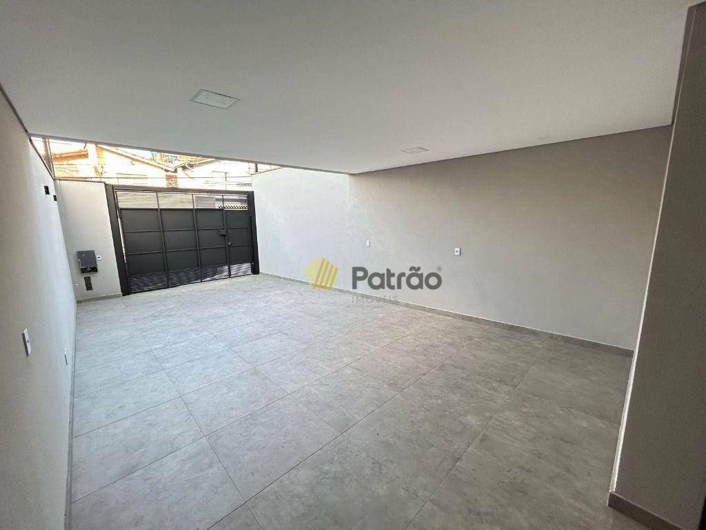 Sobrado à venda com 3 quartos, 214m² - Foto 2