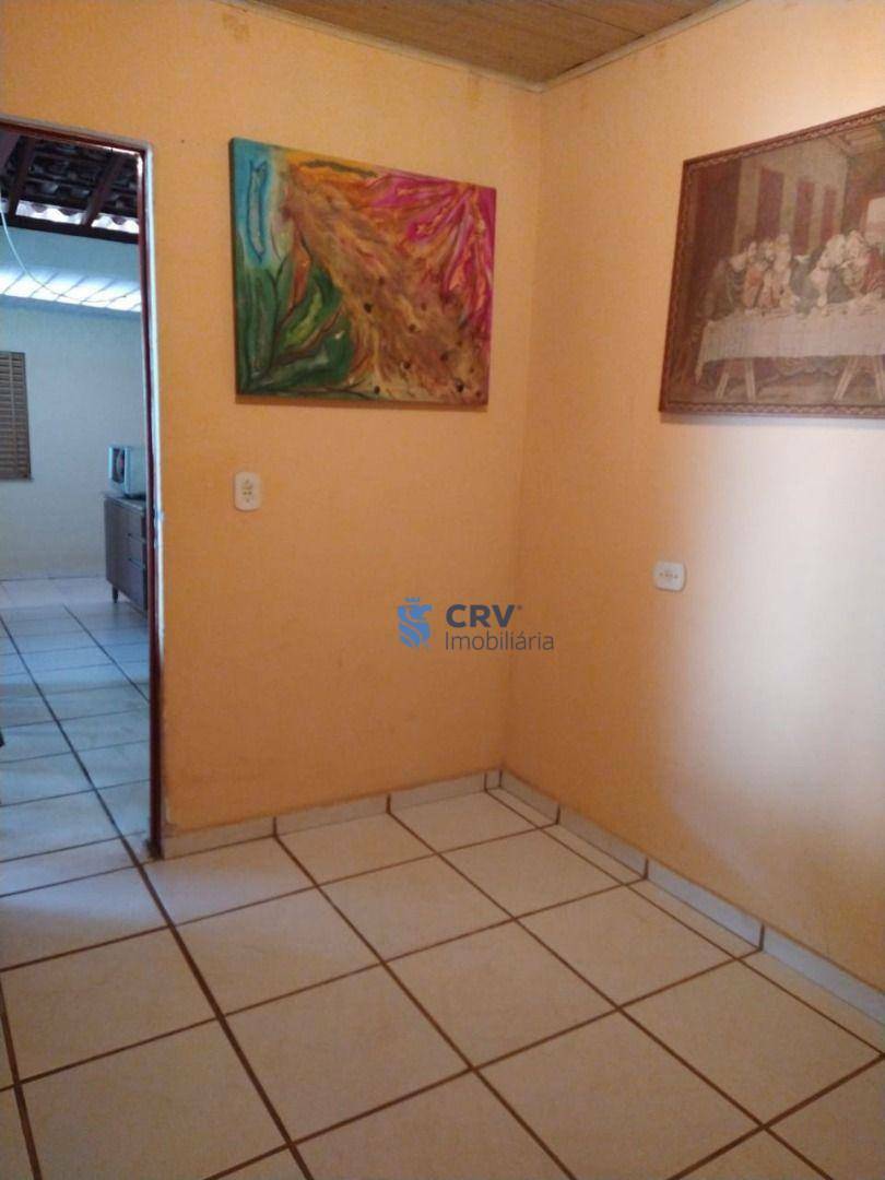 Casa à venda com 5 quartos, 200m² - Foto 3