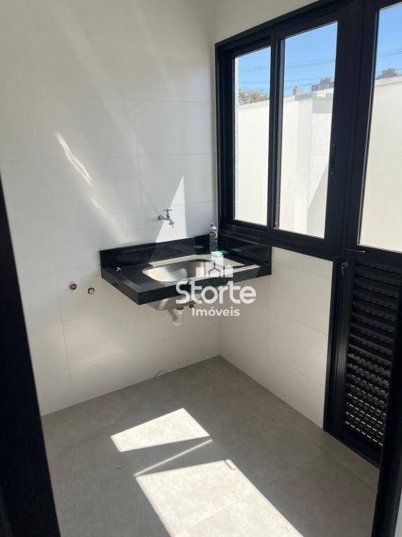 Casa à venda com 4 quartos, 230m² - Foto 6