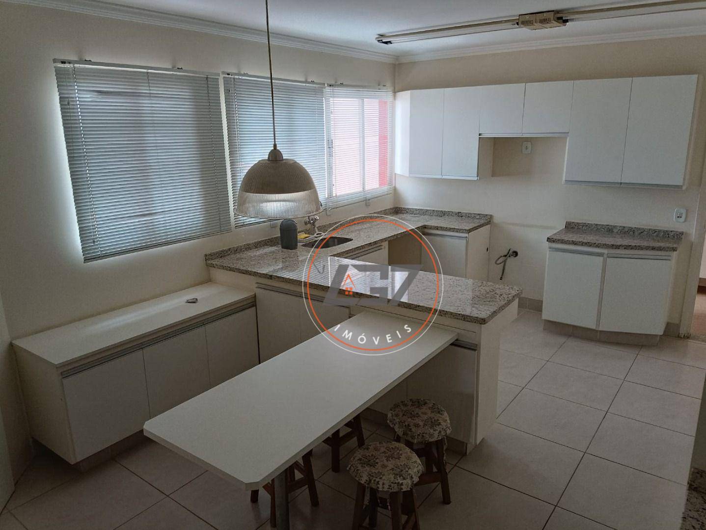 Apartamento à venda com 3 quartos, 180m² - Foto 3