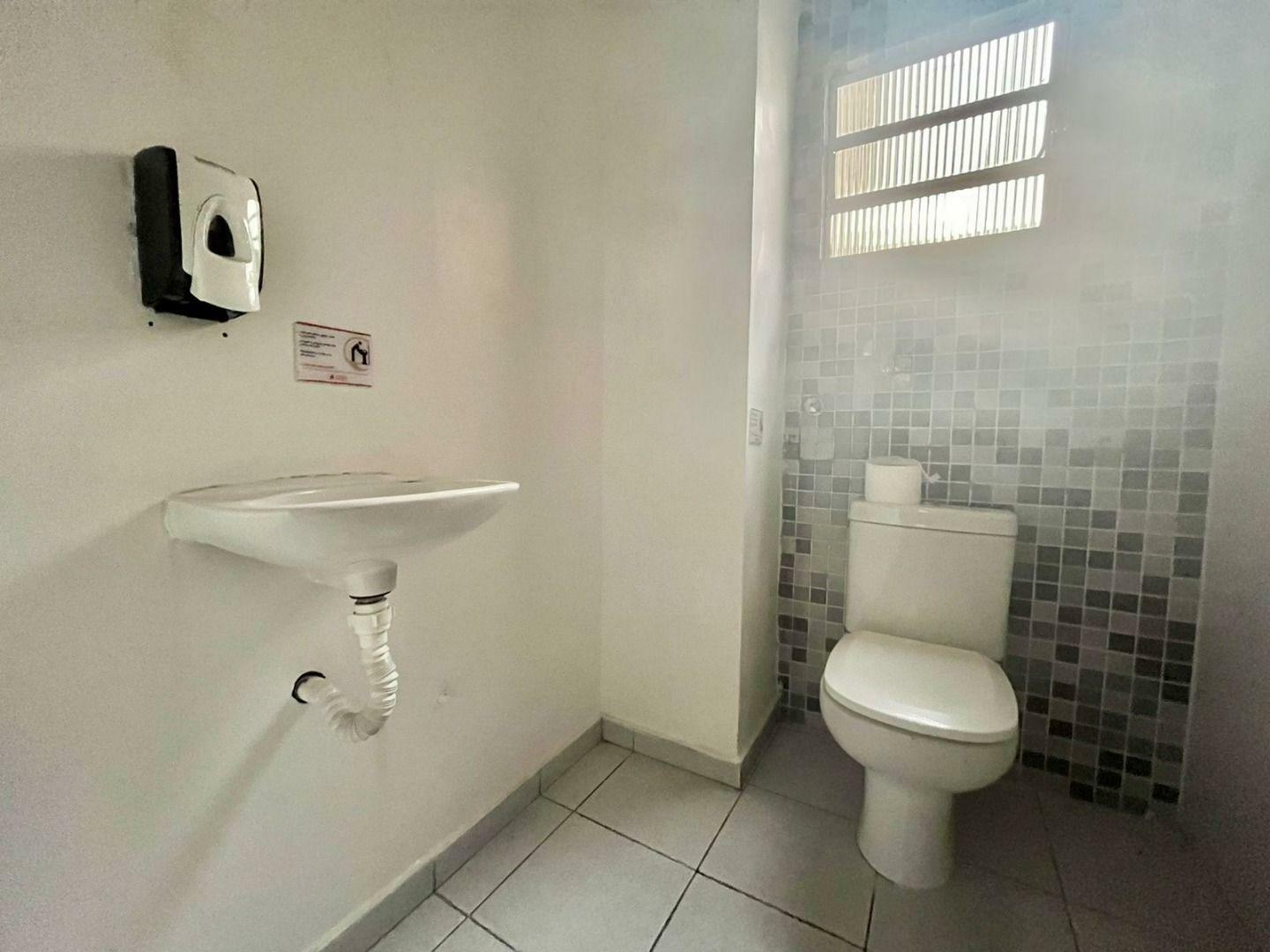 Sobrado para alugar com 4 quartos, 250m² - Foto 18