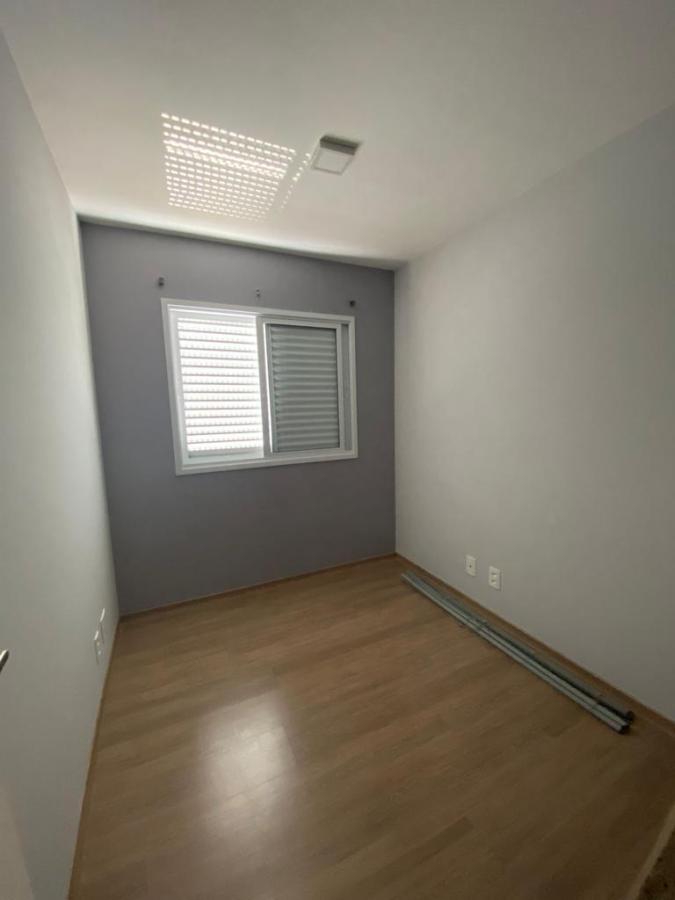 Apartamento para alugar com 3 quartos, 76m² - Foto 4