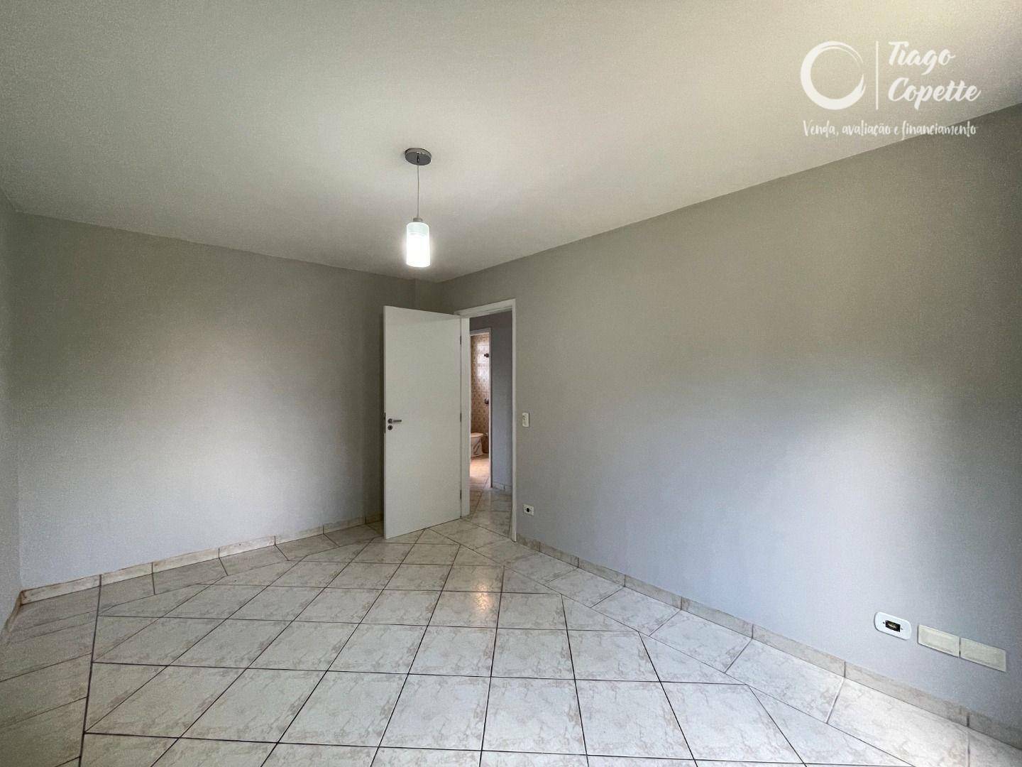 Apartamento à venda com 3 quartos, 118m² - Foto 2