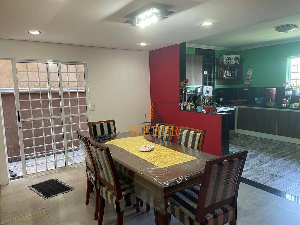 Sobrado à venda com 3 quartos, 206m² - Foto 1