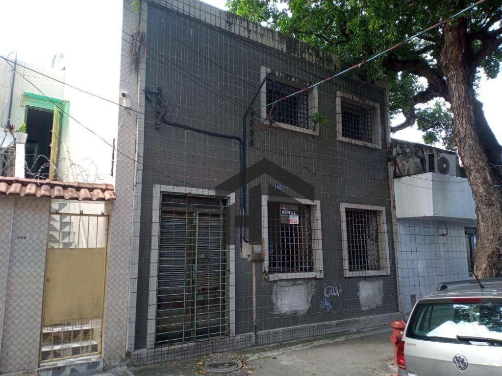 Casa à venda e aluguel com 1 quarto, 303m² - Foto 1