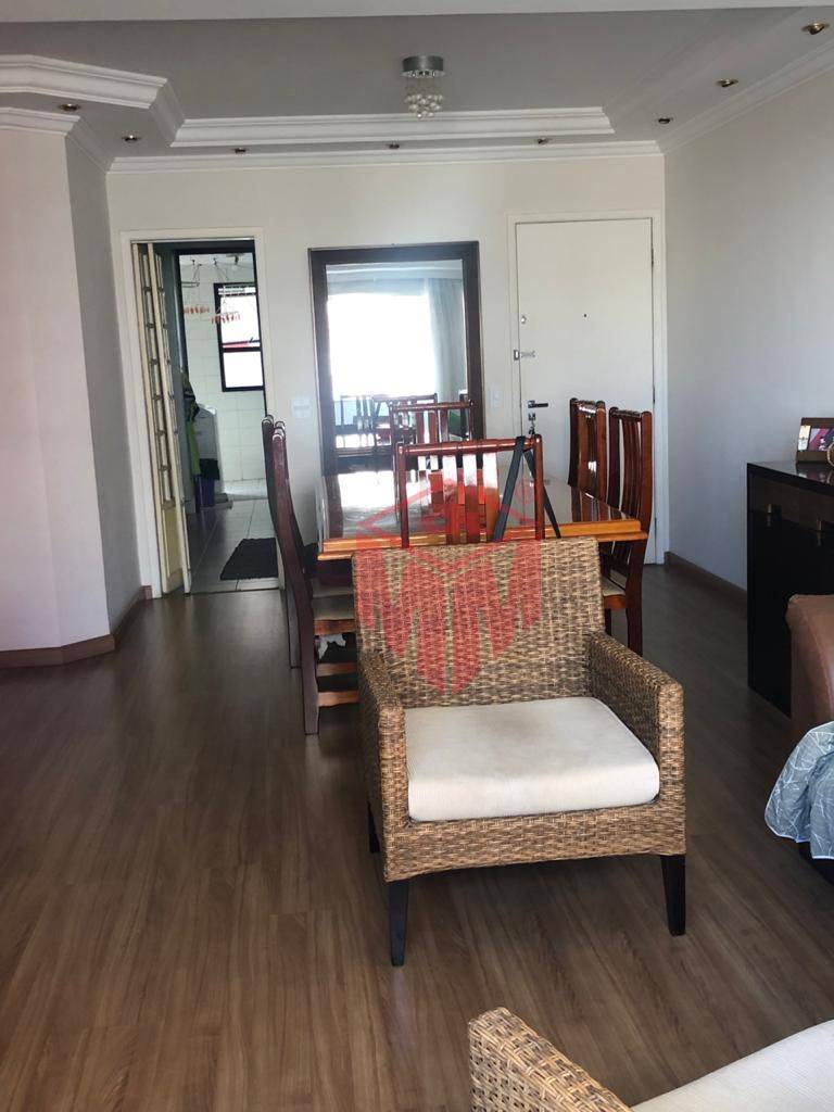 Apartamento à venda com 3 quartos, 140m² - Foto 1