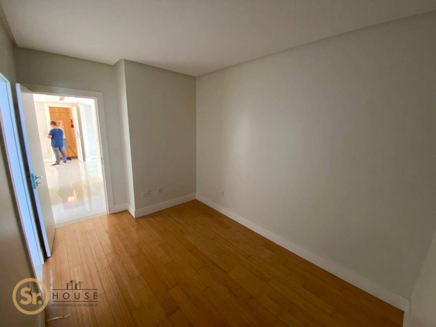 Apartamento à venda com 3 quartos, 130m² - Foto 10