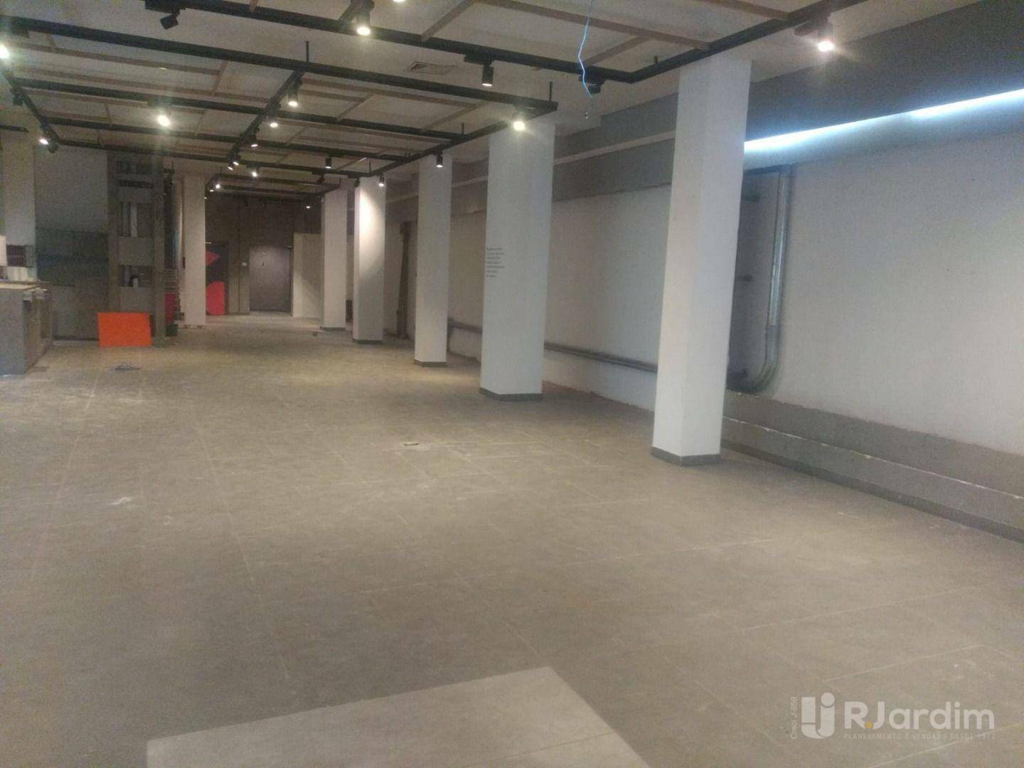 Prédio Inteiro à venda e aluguel, 900m² - Foto 36