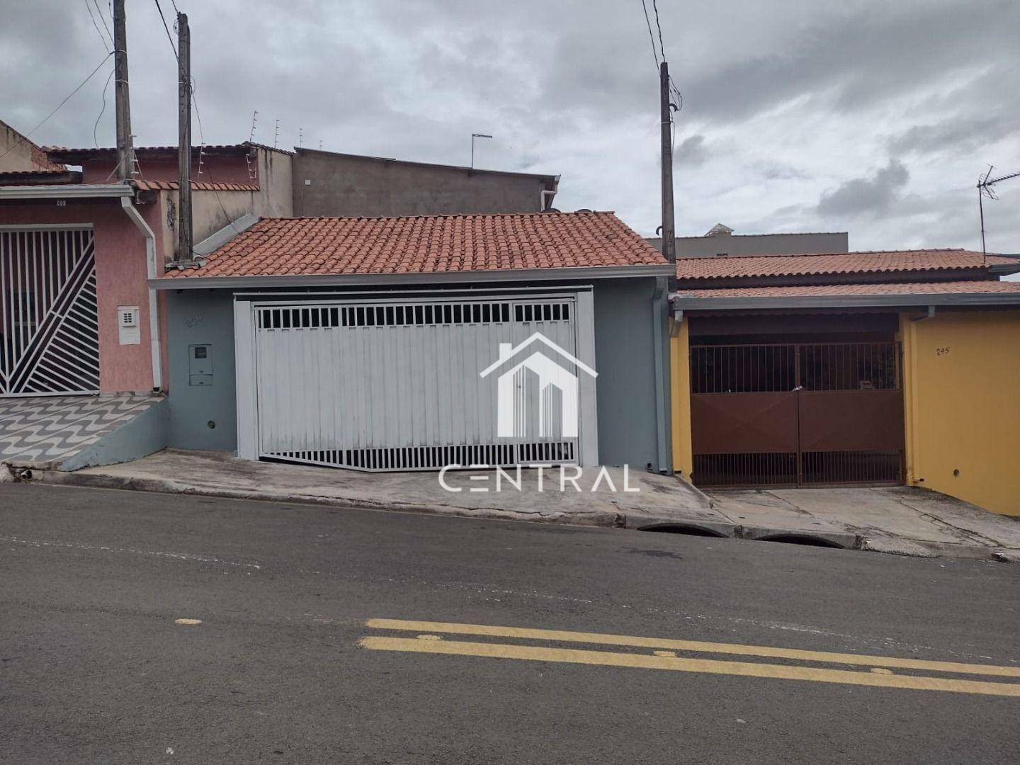 Casa à venda com 2 quartos, 165m² - Foto 1