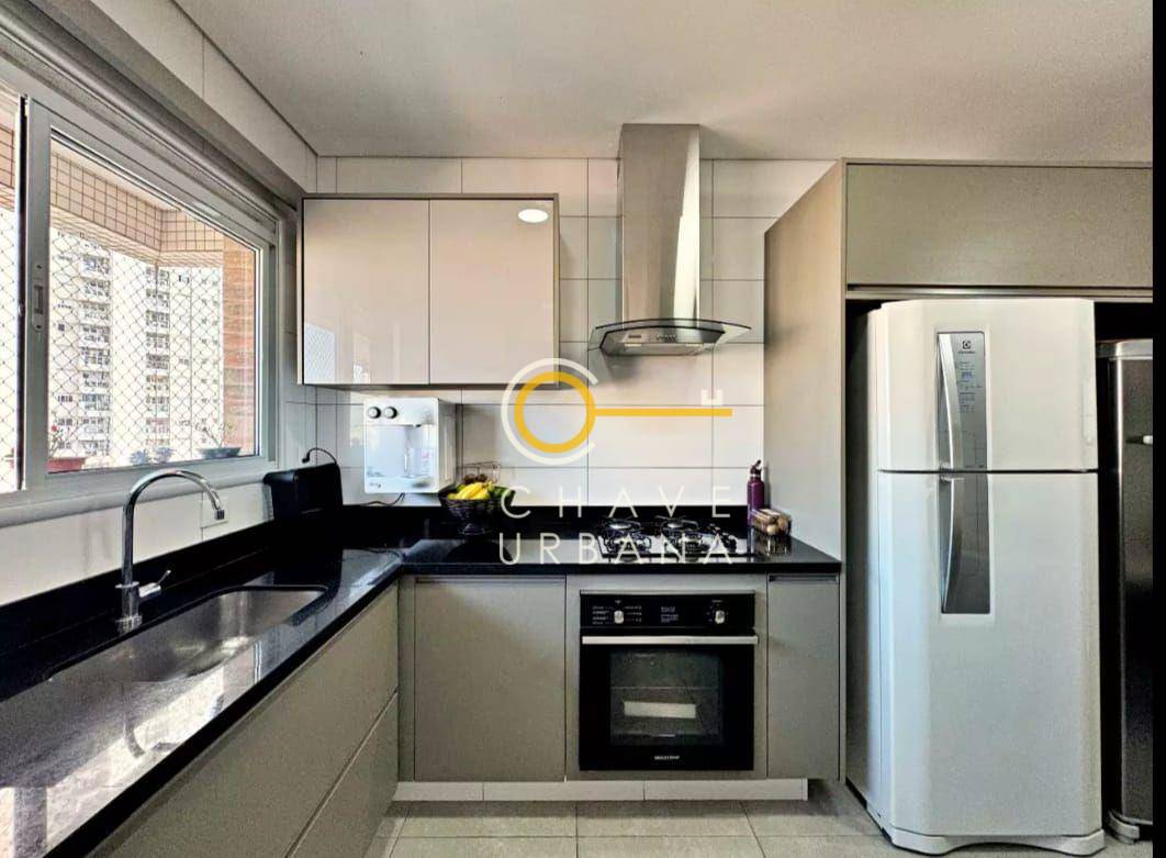 Apartamento à venda com 3 quartos, 141m² - Foto 7