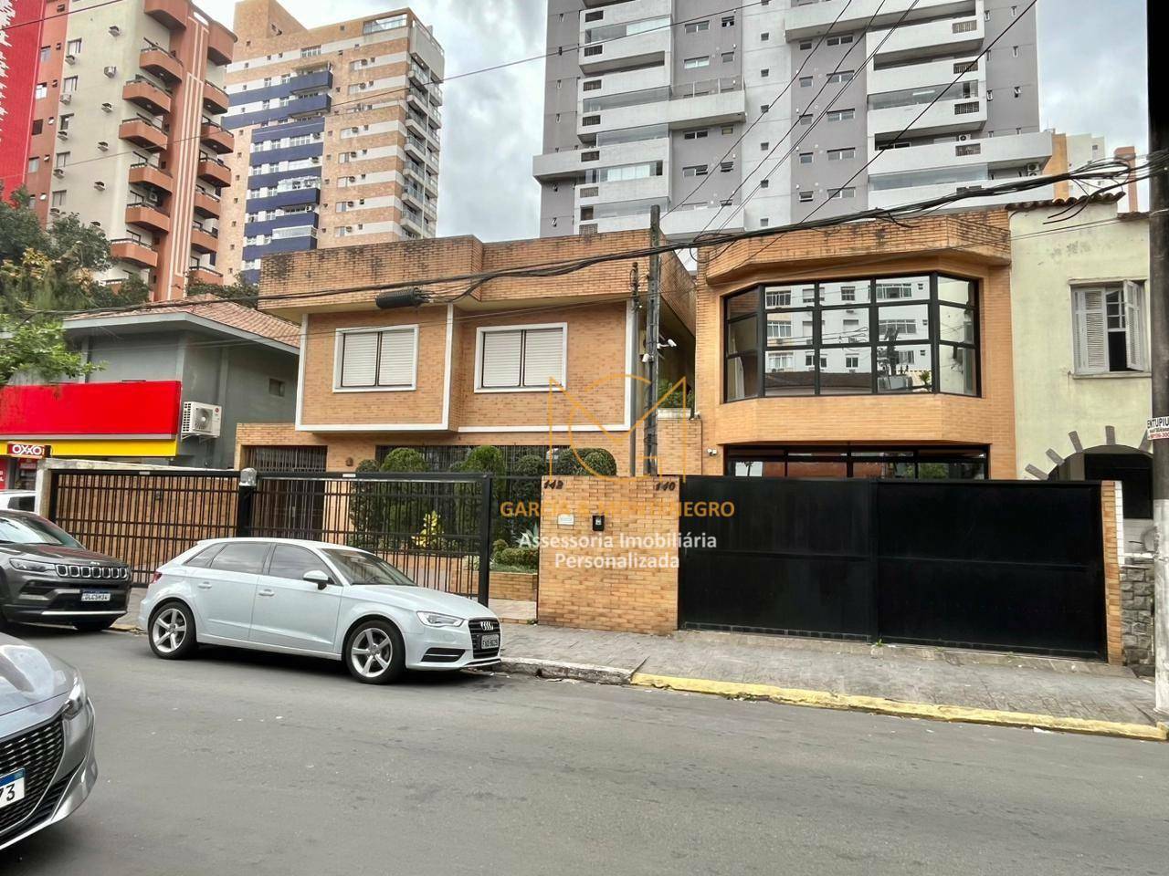 Sobrado à venda e aluguel com 6 quartos, 450m² - Foto 1