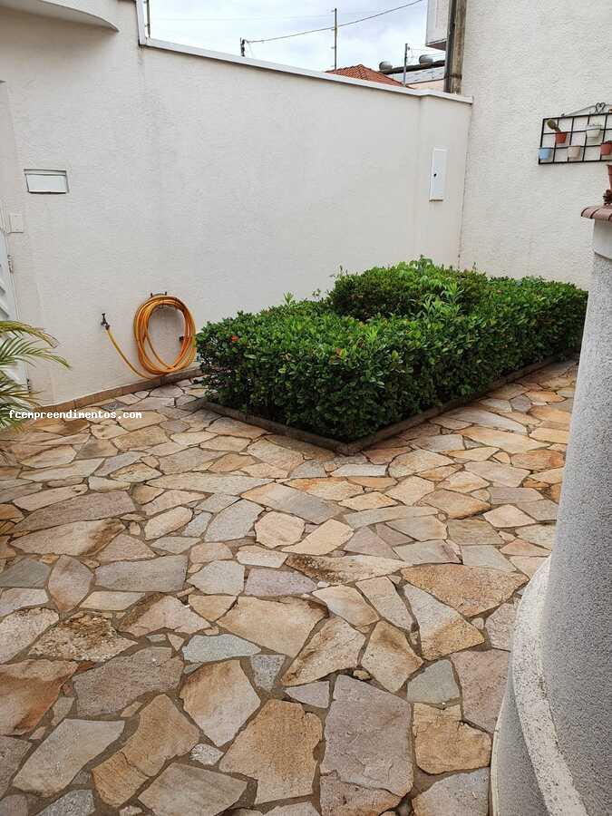 Casa à venda com 3 quartos, 298m² - Foto 4