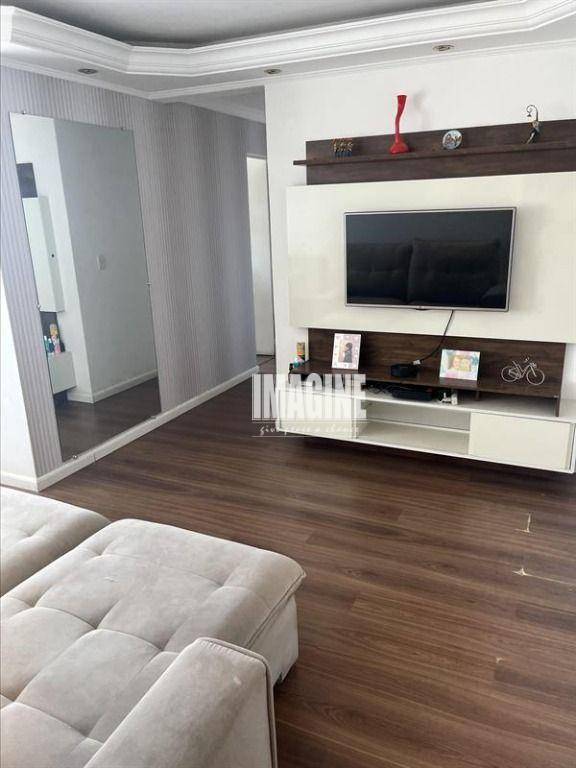 Apartamento à venda com 2 quartos, 65m² - Foto 2