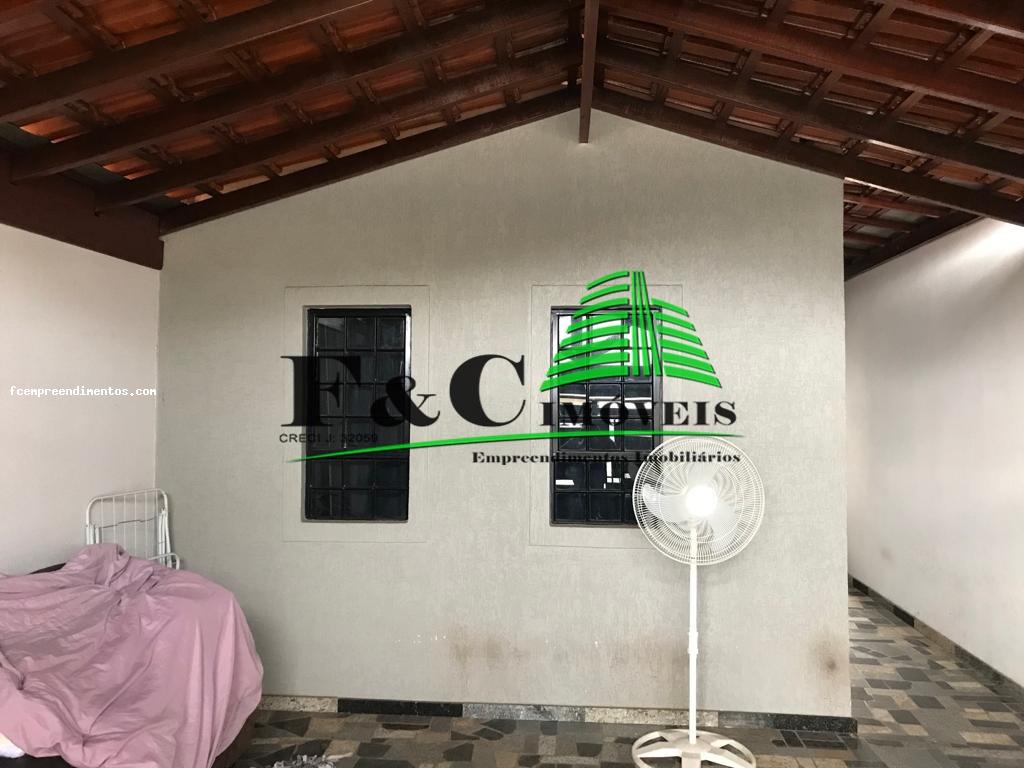 Casa à venda com 3 quartos, 125m² - Foto 2