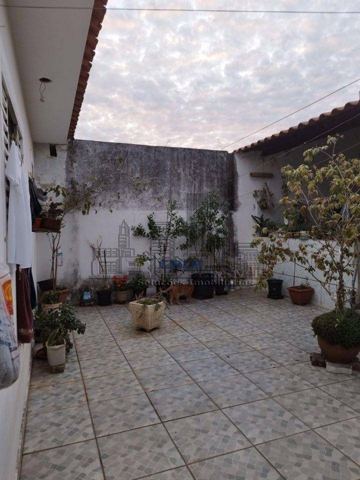 Casa à venda com 3 quartos, 90m² - Foto 17