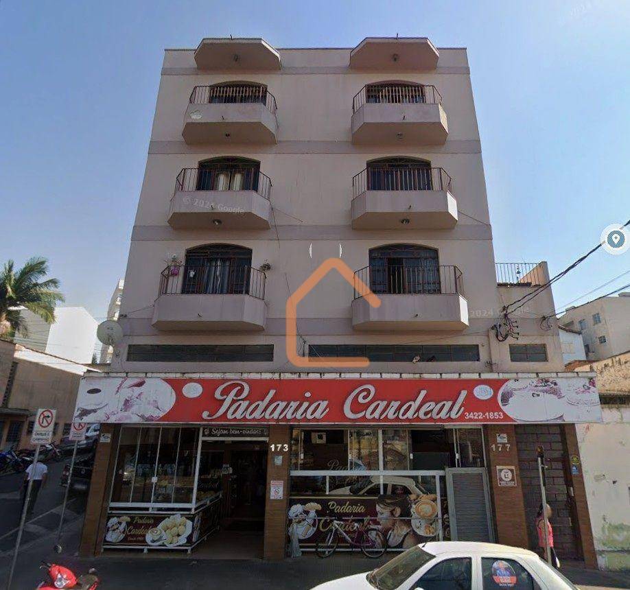 Apartamento, 3 quartos, 140 m² - Foto 1