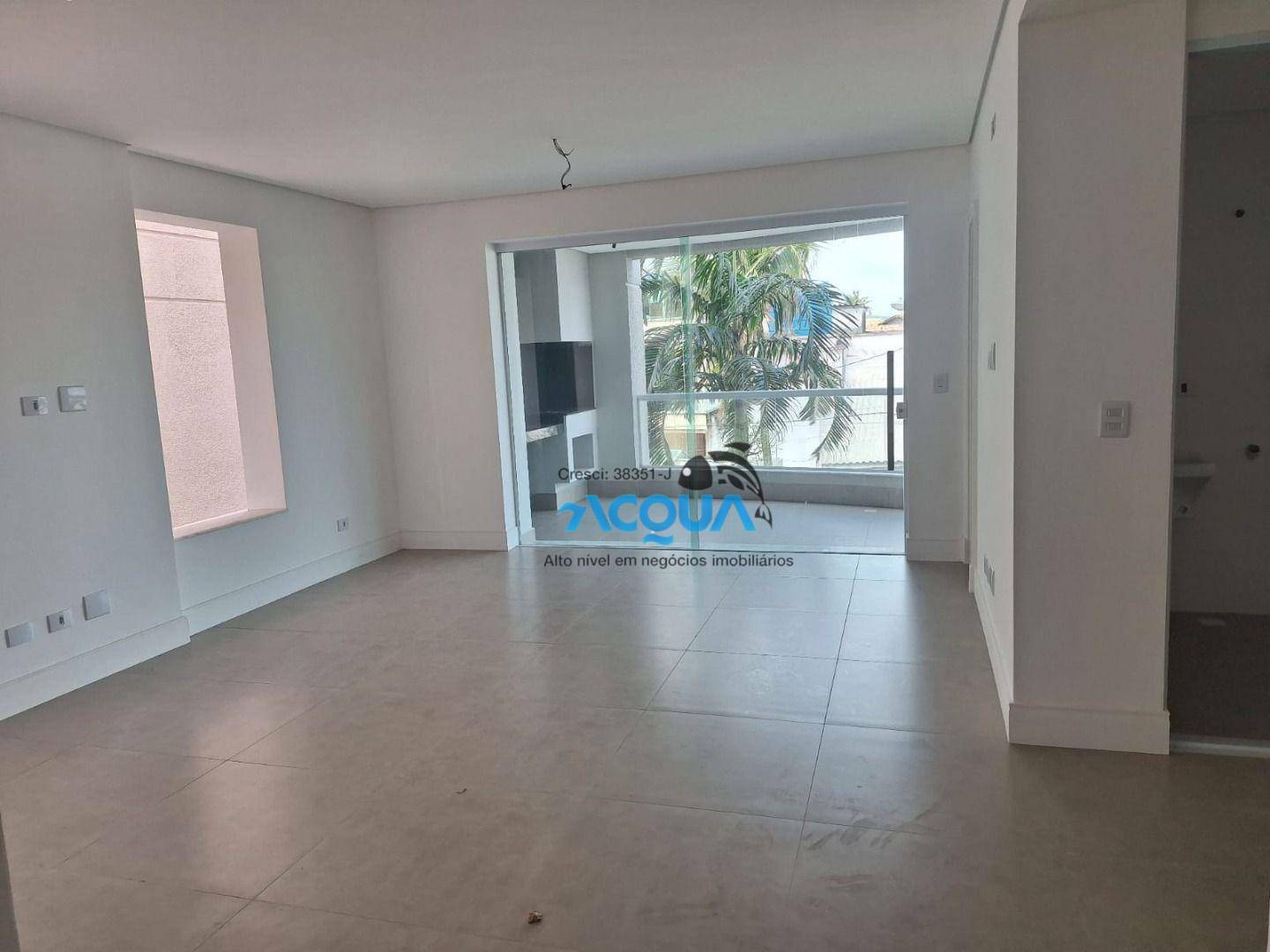 Apartamento à venda com 3 quartos, 117m² - Foto 1