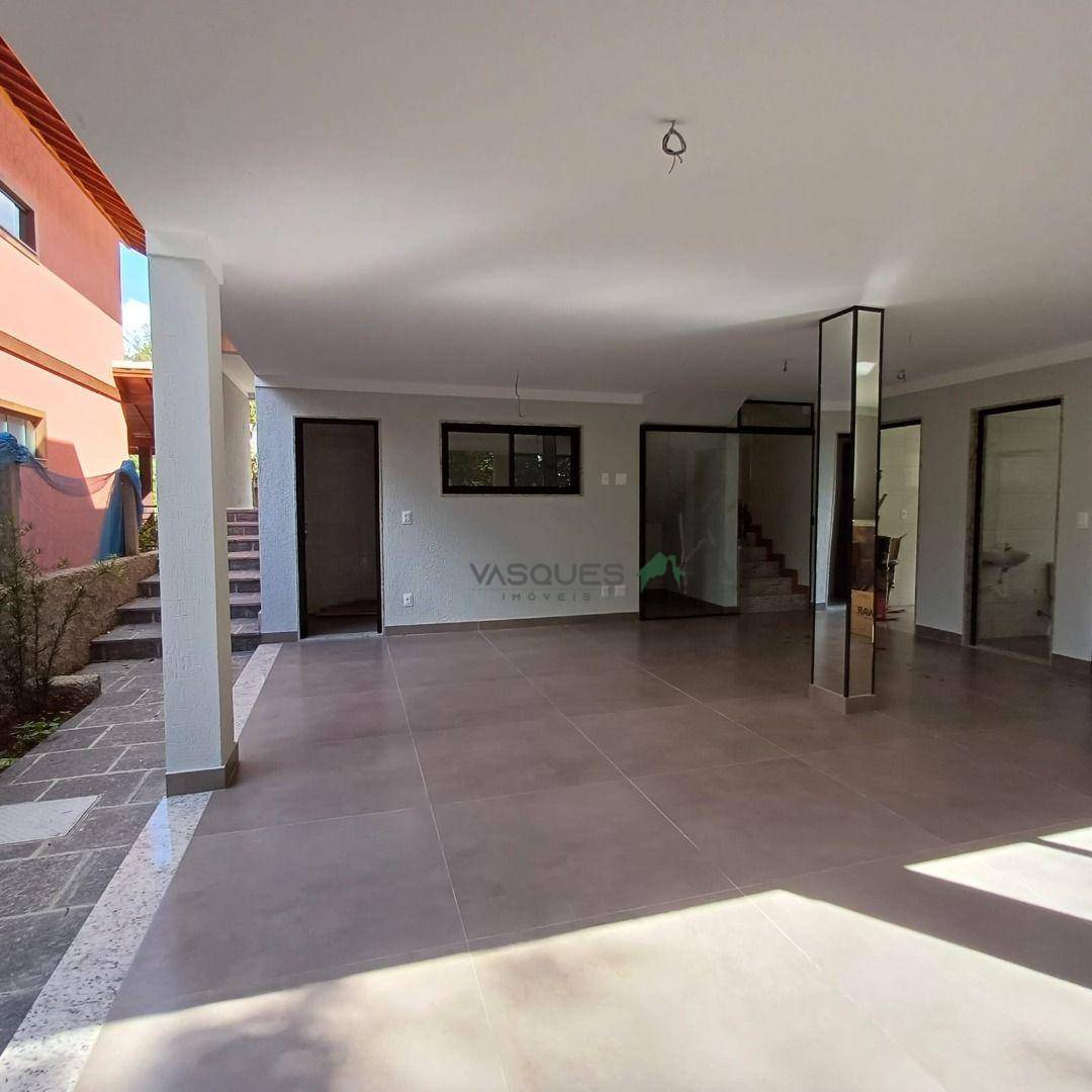 Casa de Condomínio à venda com 3 quartos, 220m² - Foto 17