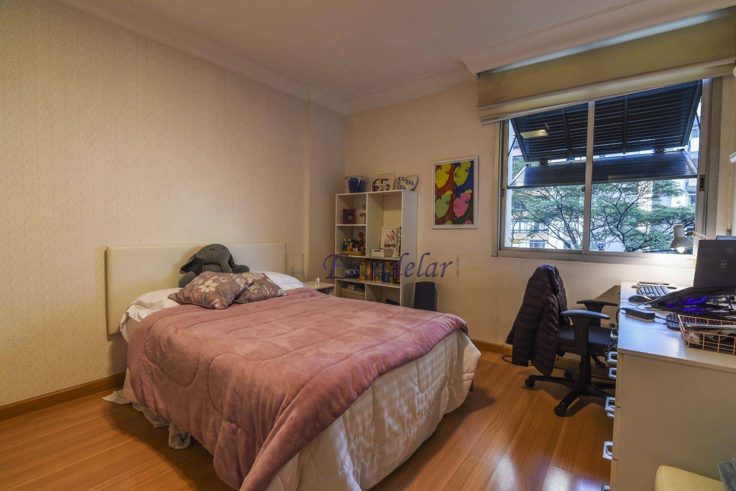 Apartamento à venda com 3 quartos, 150m² - Foto 13