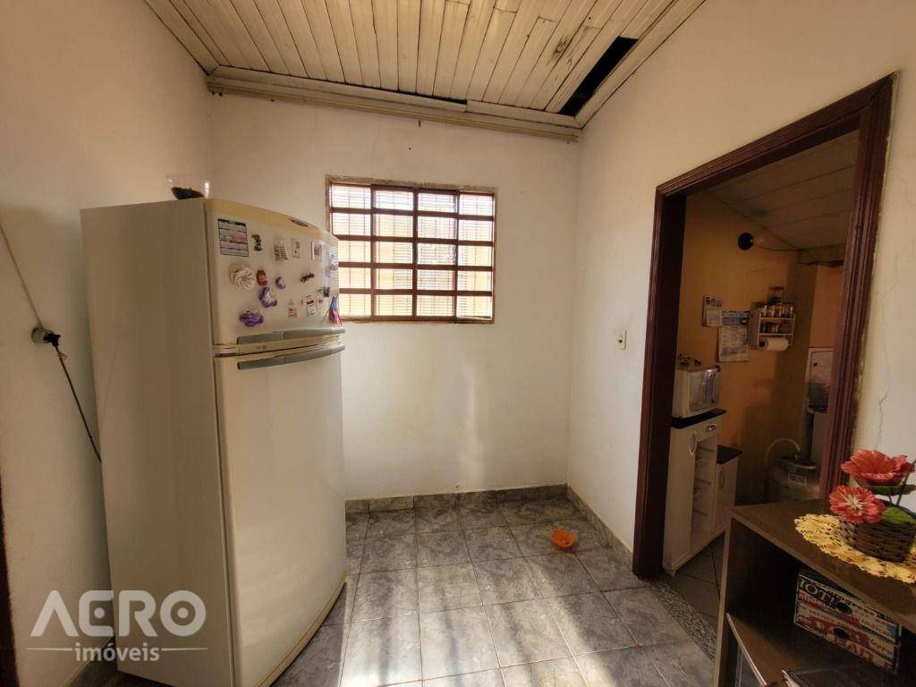 Casa à venda com 3 quartos, 200m² - Foto 6