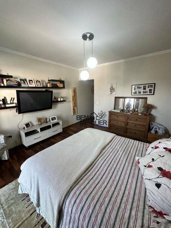 Sobrado à venda com 4 quartos, 241m² - Foto 42