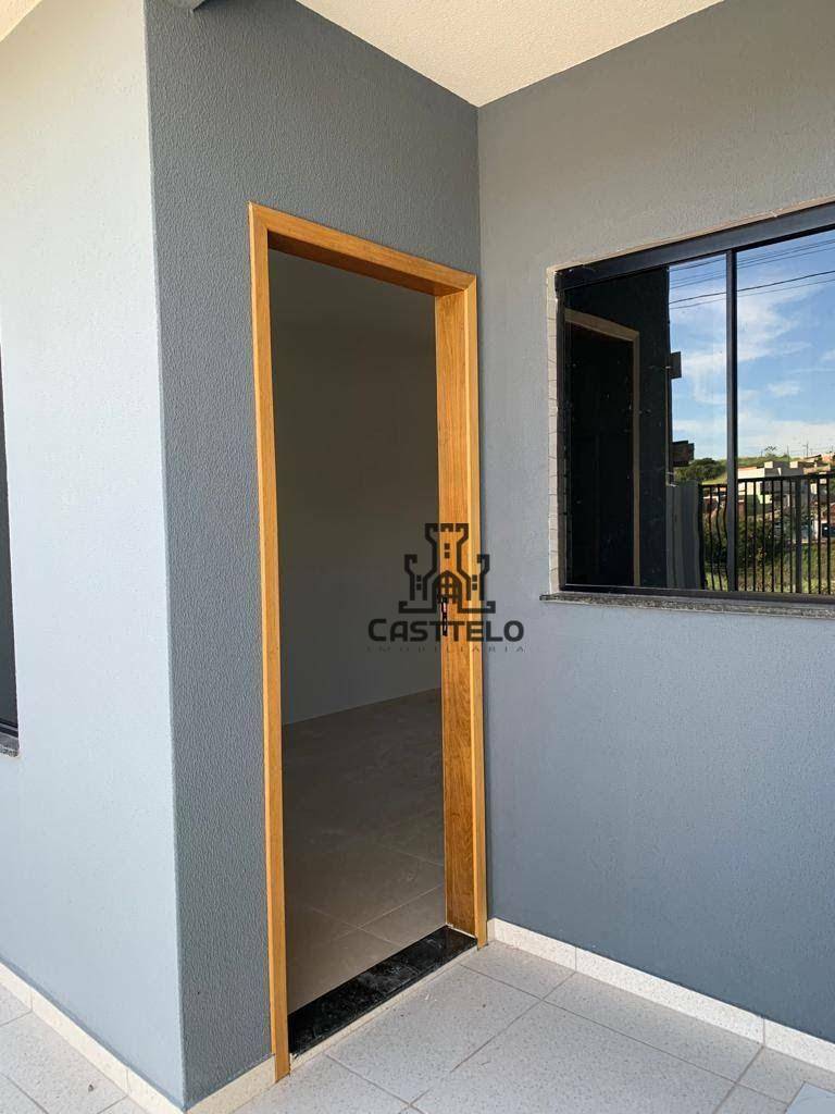 Casa à venda com 3 quartos, 77m² - Foto 2