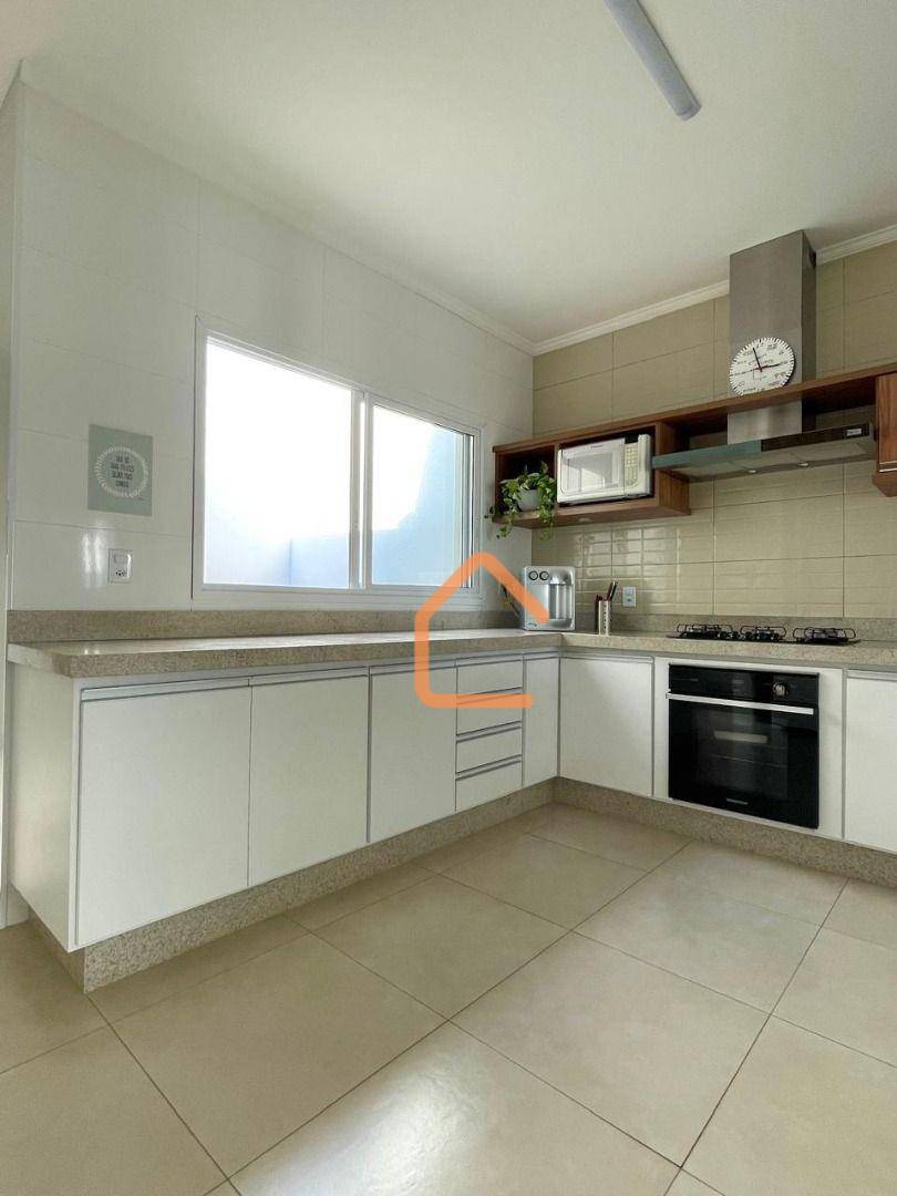 Casa à venda com 3 quartos, 178m² - Foto 4