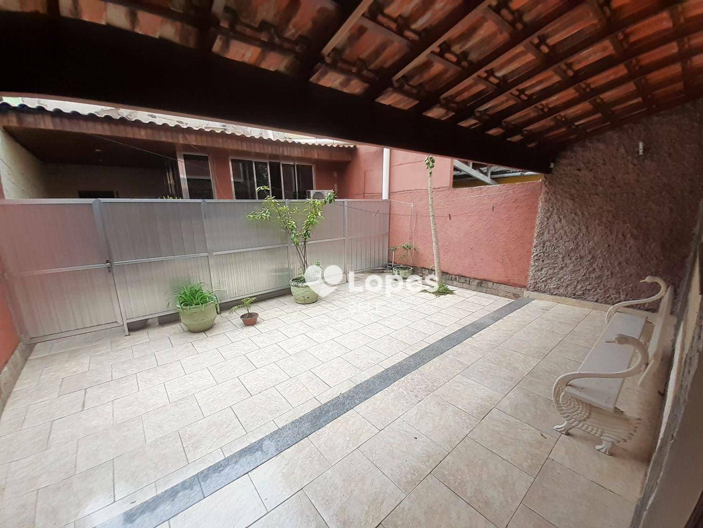 Casa à venda com 2 quartos, 119m² - Foto 2