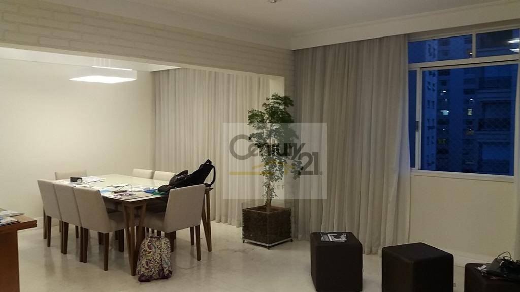 Apartamento à venda com 3 quartos, 220m² - Foto 1