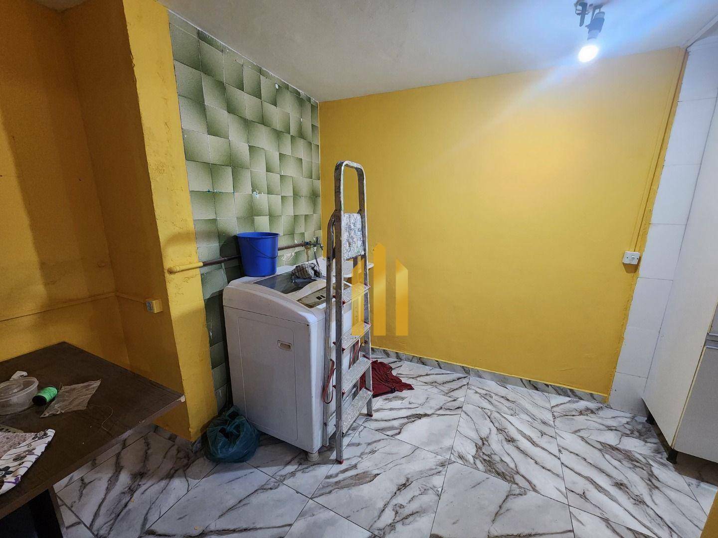 Casa para alugar com 2 quartos, 85m² - Foto 11