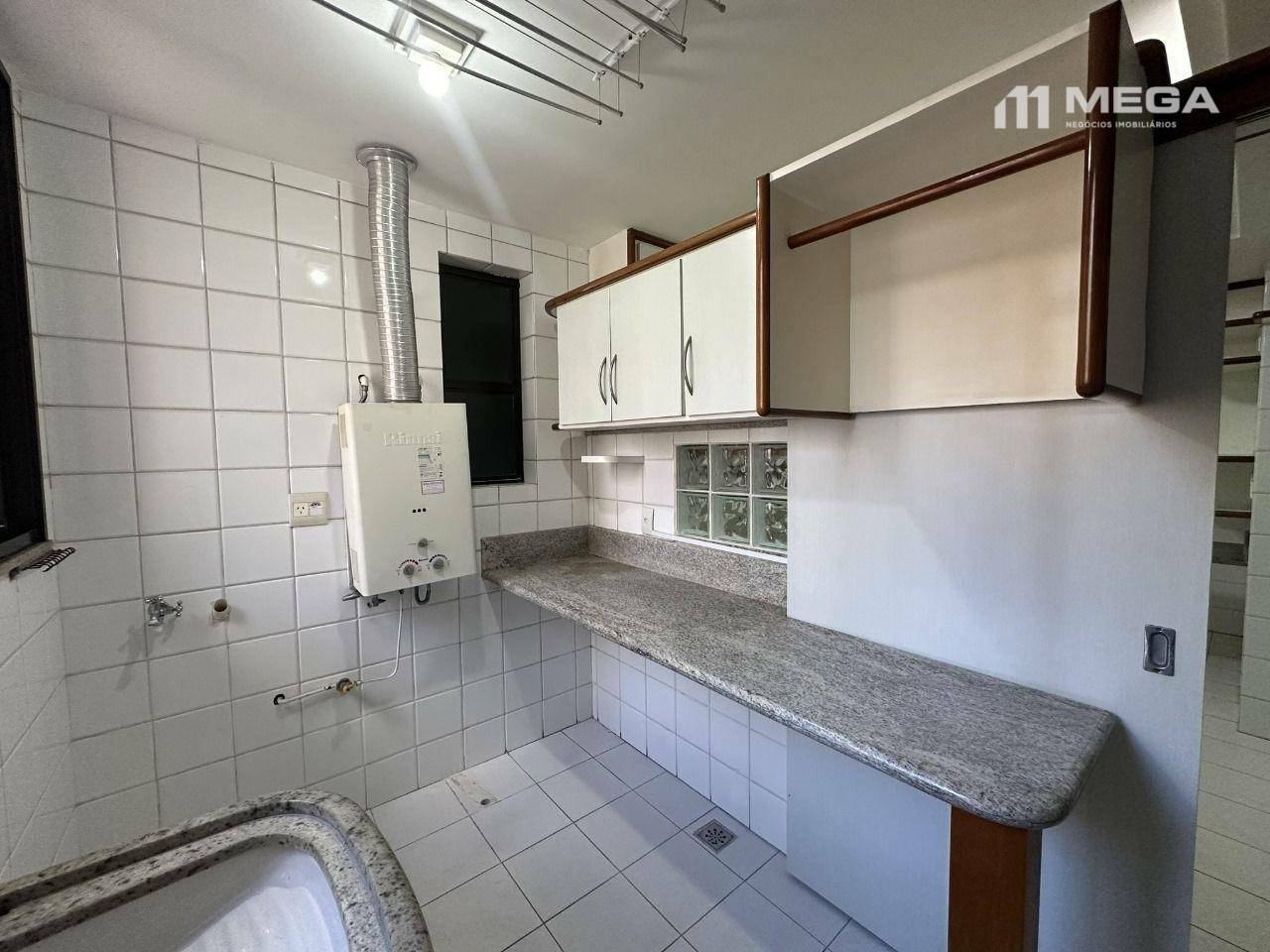 Apartamento para alugar com 3 quartos, 130m² - Foto 15