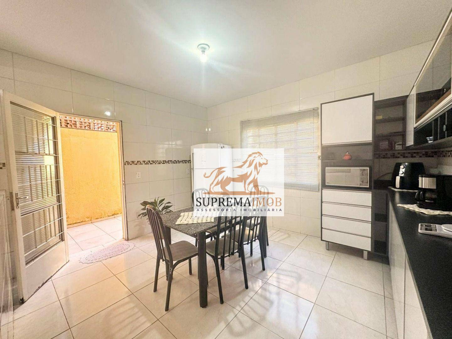 Casa à venda com 2 quartos, 141m² - Foto 4