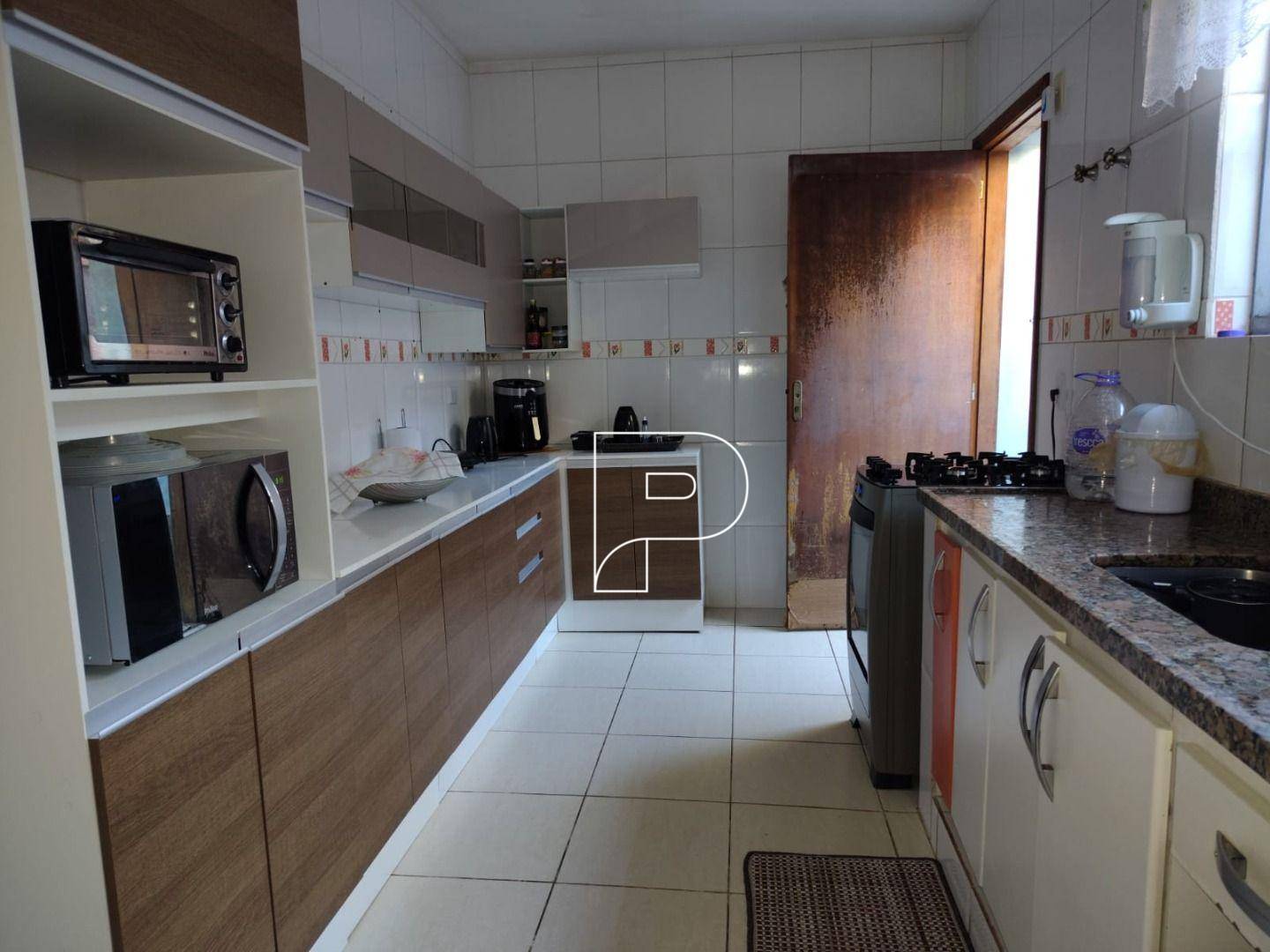 Casa à venda com 6 quartos, 297m² - Foto 9