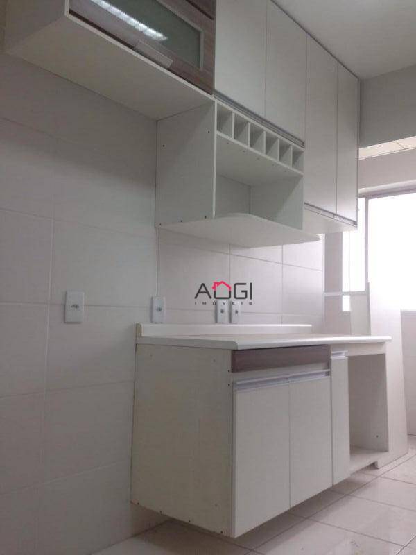 Apartamento à venda com 3 quartos, 85m² - Foto 2