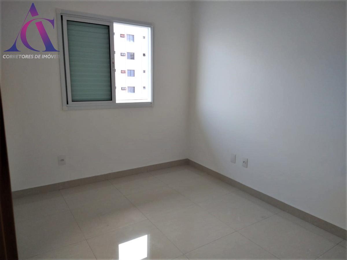 Apartamento à venda com 3 quartos, 123m² - Foto 13