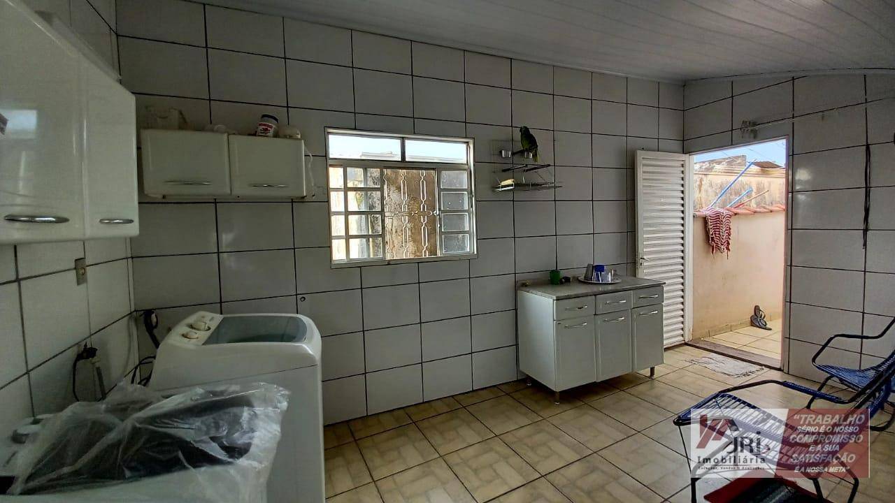 Casa à venda e aluguel com 3 quartos, 200m² - Foto 14