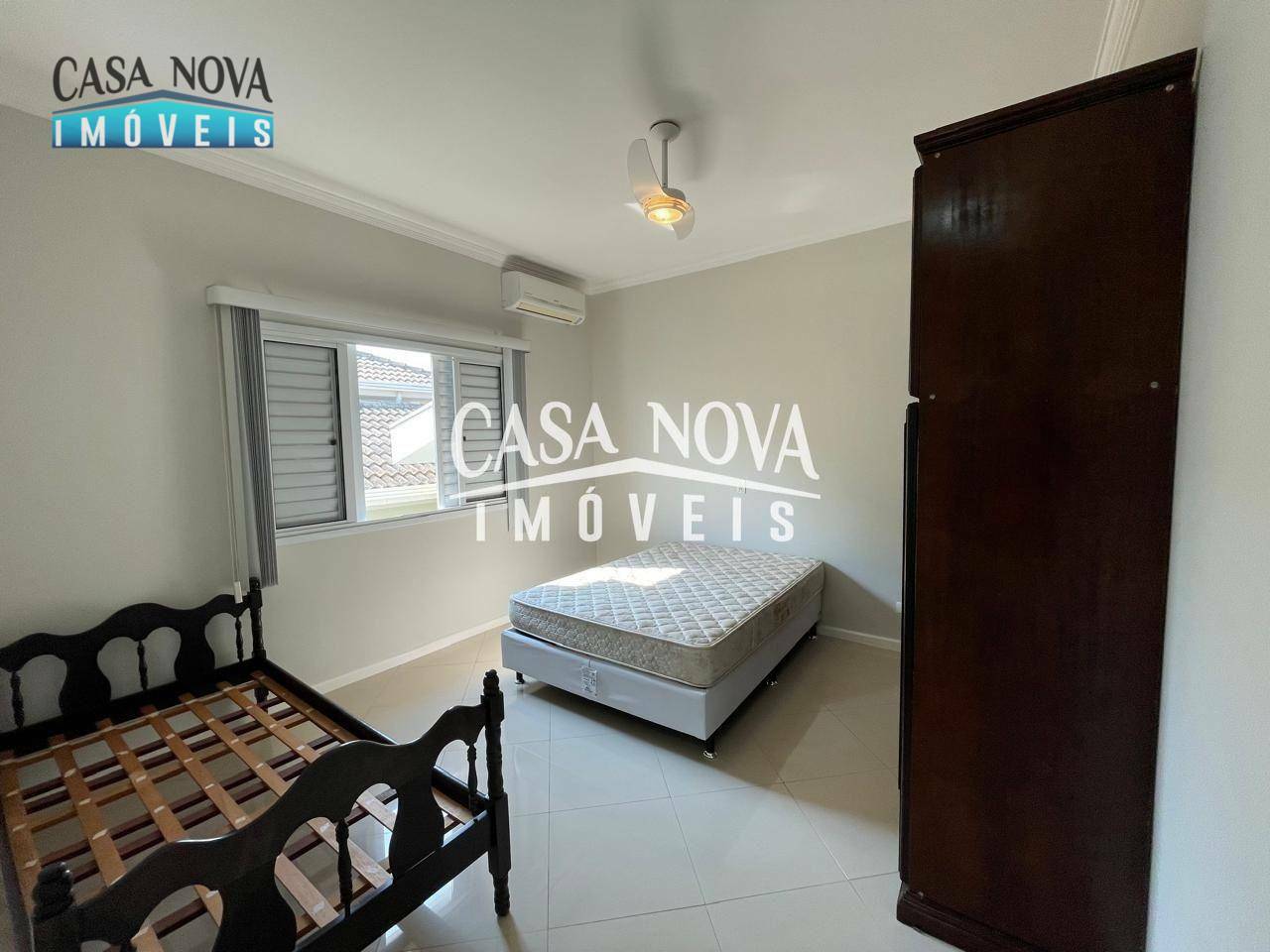 Casa de Condomínio para alugar com 3 quartos, 360m² - Foto 18