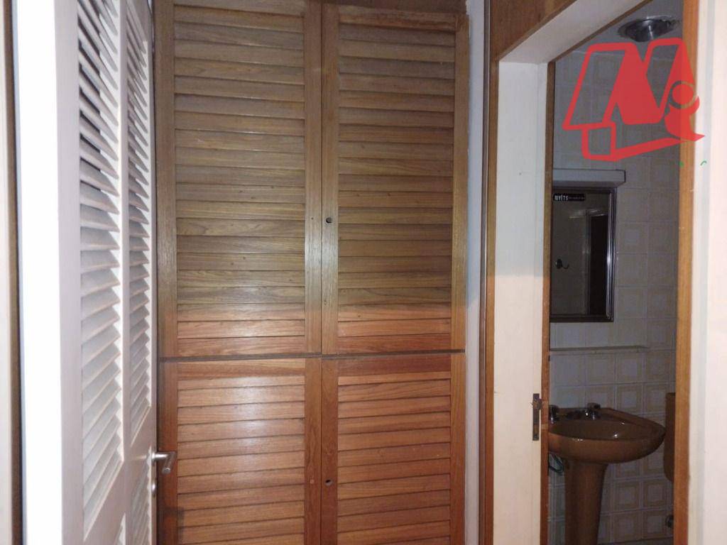 Casa à venda e aluguel com 3 quartos, 371m² - Foto 22