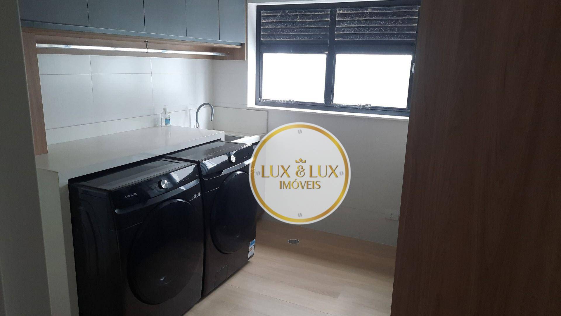 Apartamento para alugar com 4 quartos, 380m² - Foto 17