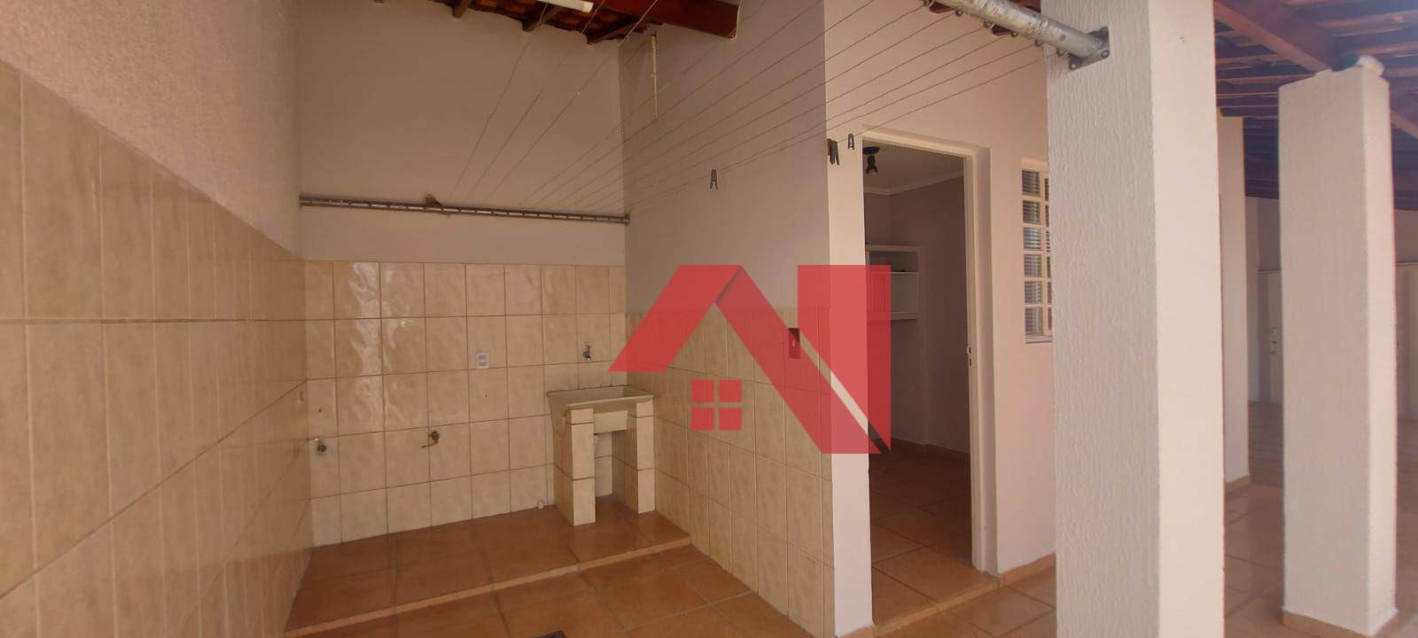 Casa à venda com 3 quartos, 180m² - Foto 25