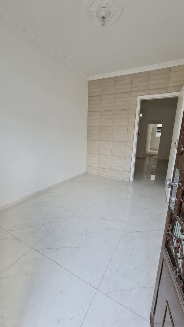 Casa à venda com 3 quartos, 160m² - Foto 2