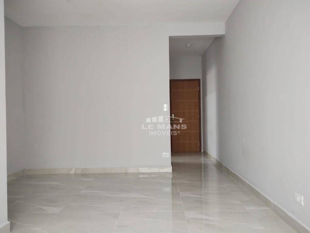 Apartamento à venda com 3 quartos, 70m² - Foto 3