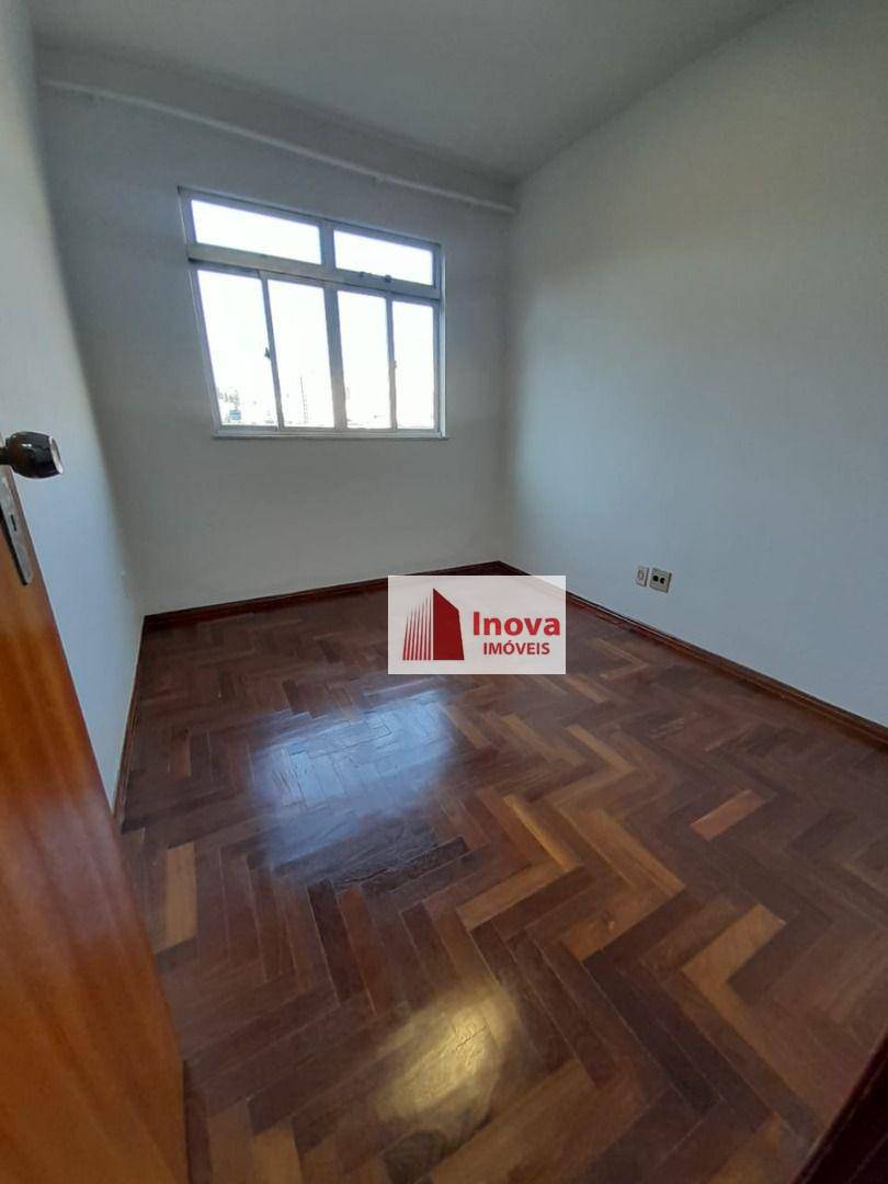 Apartamento para alugar com 3 quartos, 95m² - Foto 11