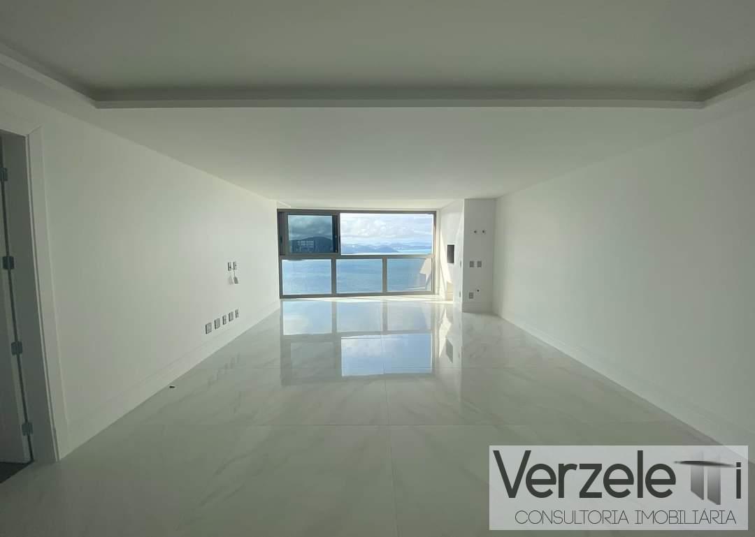 Apartamento à venda com 4 quartos, 230m² - Foto 4