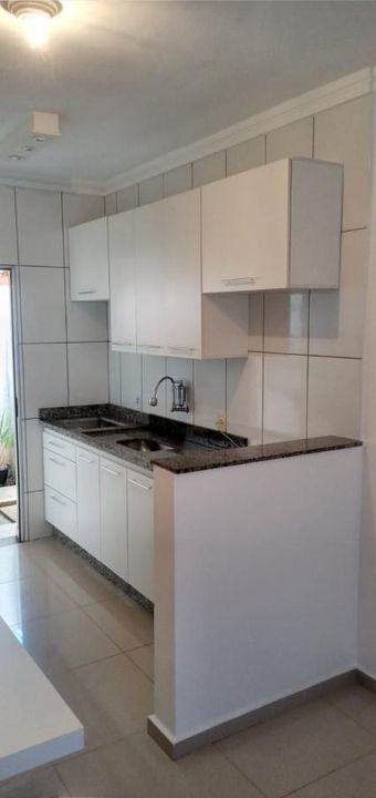 Casa à venda com 2 quartos, 55m² - Foto 1