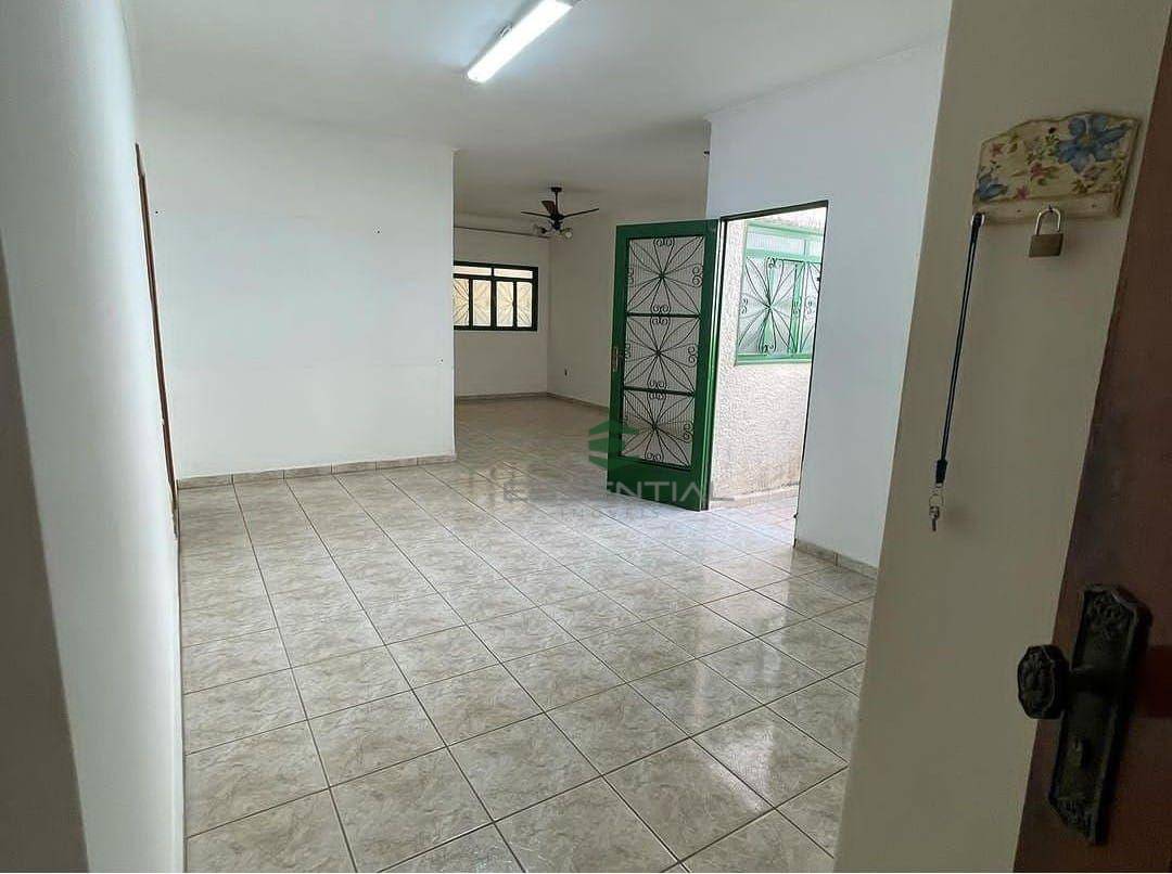 Casa à venda com 3 quartos, 360m² - Foto 3