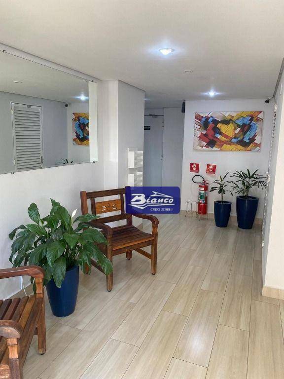 Apartamento para alugar com 2 quartos, 55m² - Foto 6