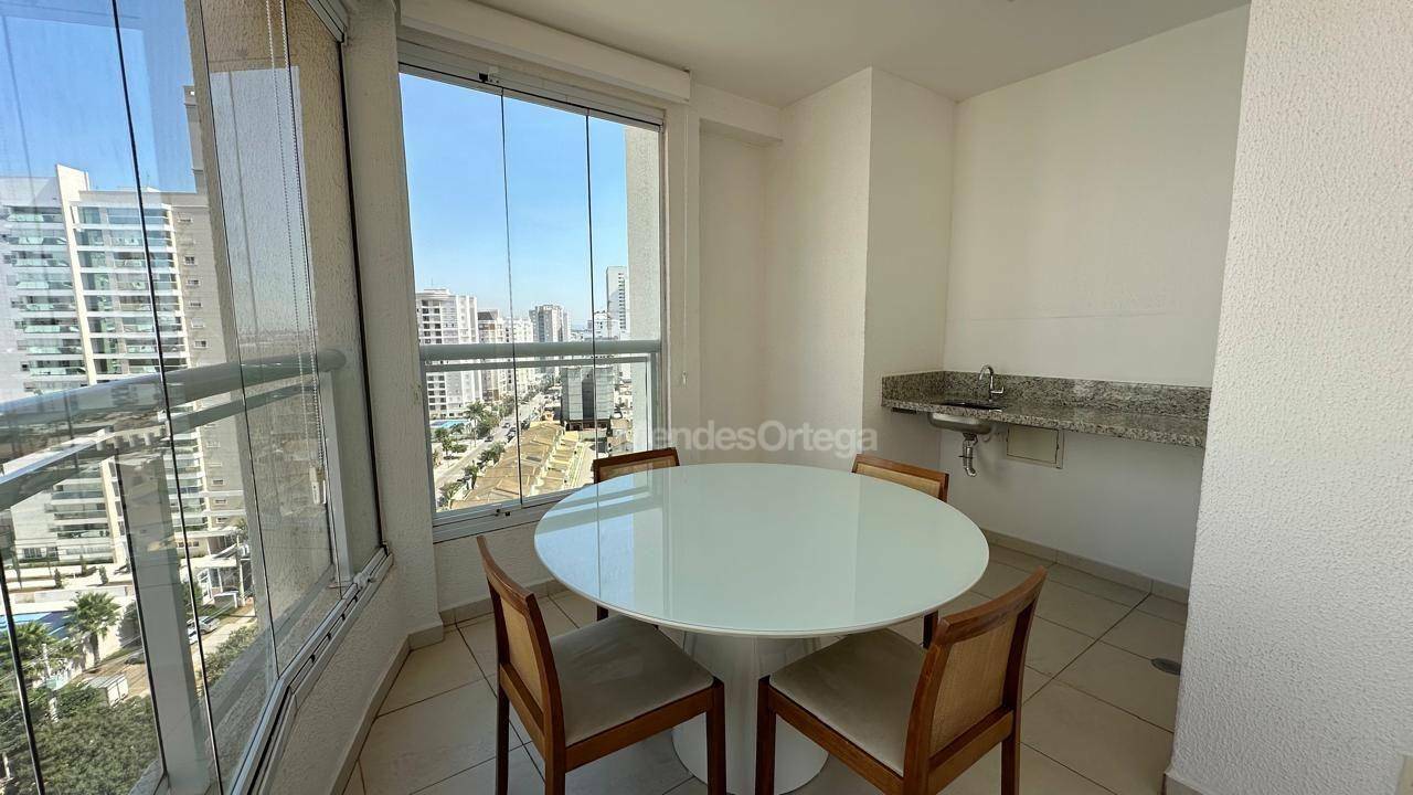 Apartamento à venda com 3 quartos, 194m² - Foto 9